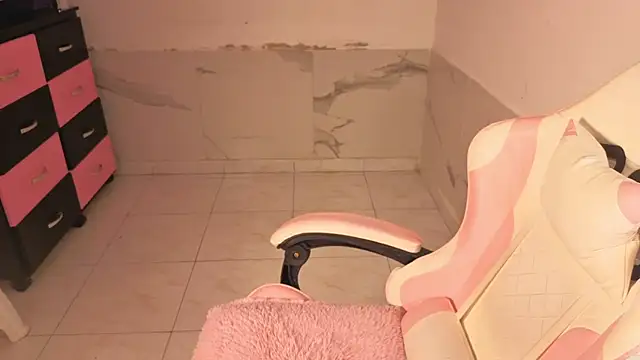 Chat +18 de HannaBrave ao vivo
