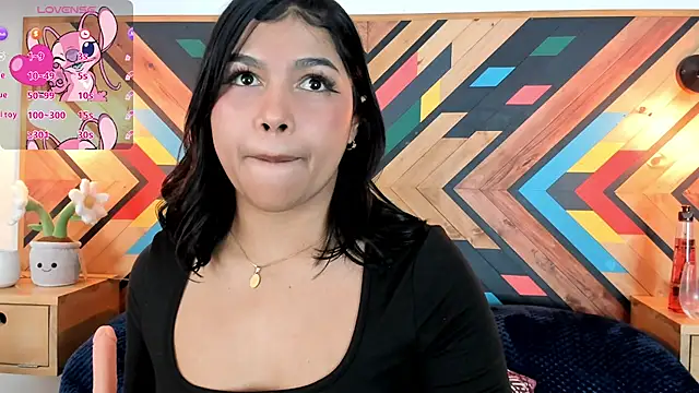Chat +18 de NaiirobiSwan ao vivo