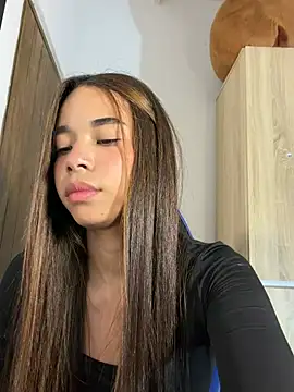 Milleradhara24n Live XXX chat