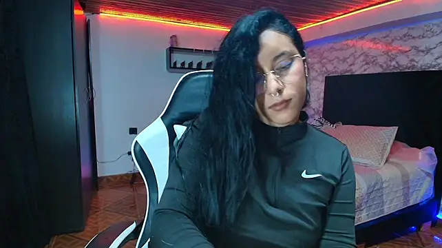 Camila_IRoose Chat XXX in diretta