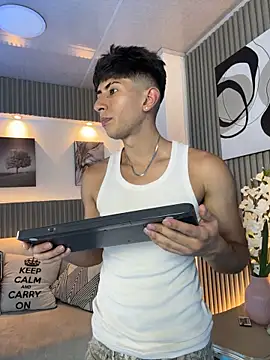 AndyJustgame_ Adlı Modelin Canlı XXX Sohbeti