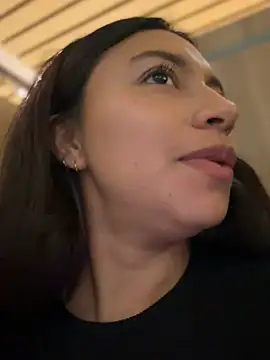 Živý XXX chat CocoaGigiMuse