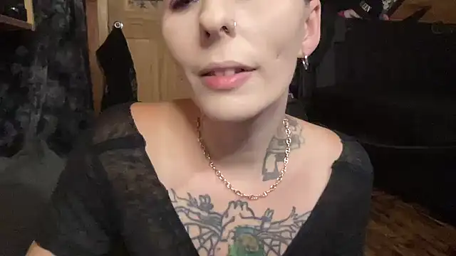 دردشة TeenyDoll الجنسية المباشرة