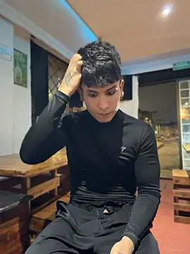 Chat +18 de _Tomy08calderon ao vivo