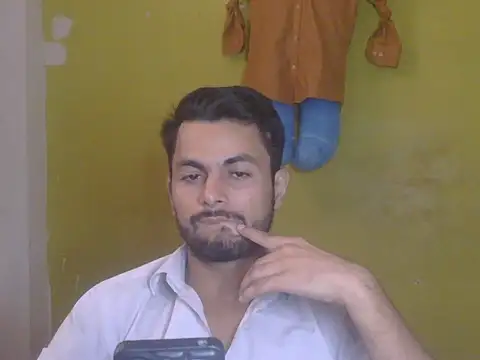 Stubborndesiboy: онлайн-секс-чат