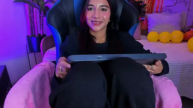 Emily_brussのライブXXXチャット