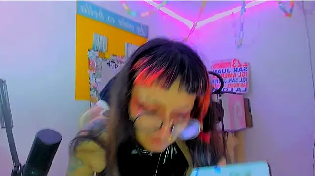 uwunita Chat XXX in diretta