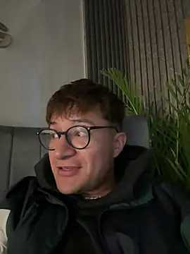XXX chat uživo modela Hassbyd