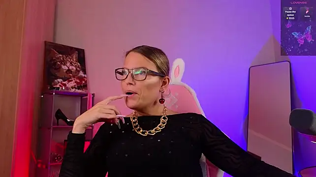 دردشة Lady_Shine الجنسية المباشرة