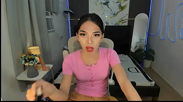 Alexa_therealhorsecock Adlı Modelin Canlı XXX Sohbeti
