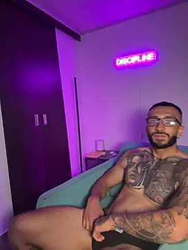 XXX chat uživo modela Simon_trujillo