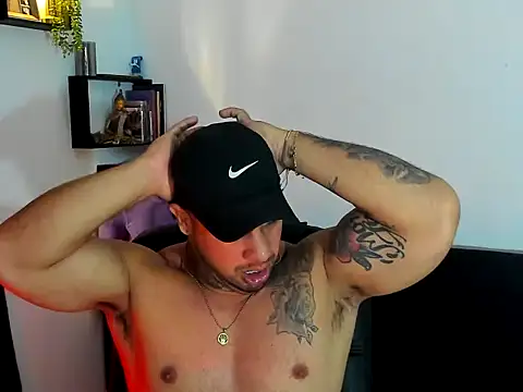 MarckMathews Live XXX-chat