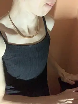 Chat +18 de MiroKari2 ao vivo