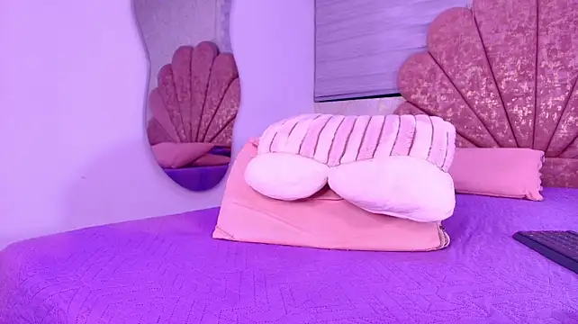 mia_colls Adlı Modelin Canlı XXX Sohbeti