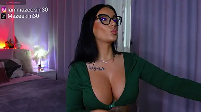 Czat XXX na żywo – Iammazeekiin30