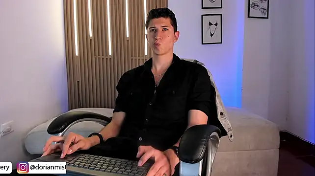 XXX chat uživo modela Dorianmistery2322_