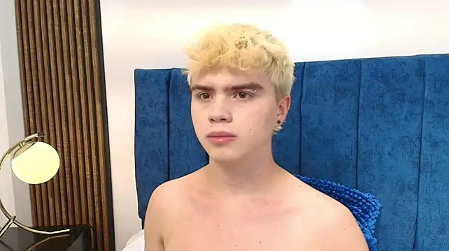 Ian_Stone élő XXX-chatje