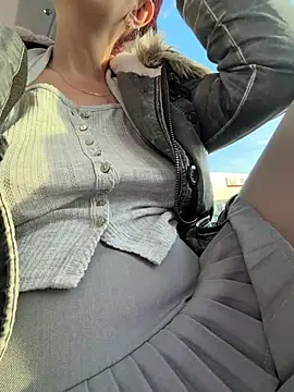 NataKitten Adlı Modelin Canlı XXX Sohbeti
