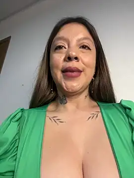 Bruja_lu – Live XXX-chat