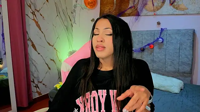 clara_evanss' Live XXX Chat