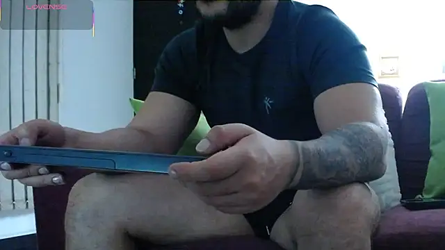 Chat XXX ao vivo de Hershell_XXL