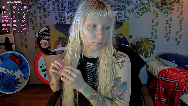 tattoo_art_baby Adlı Modelin Canlı XXX Sohbeti