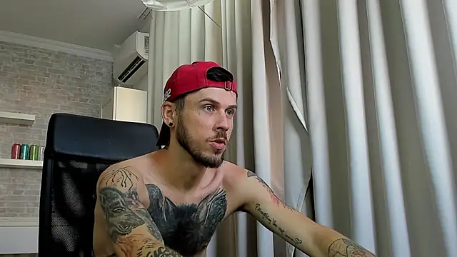 Онлайн чат XXX JonahShaw