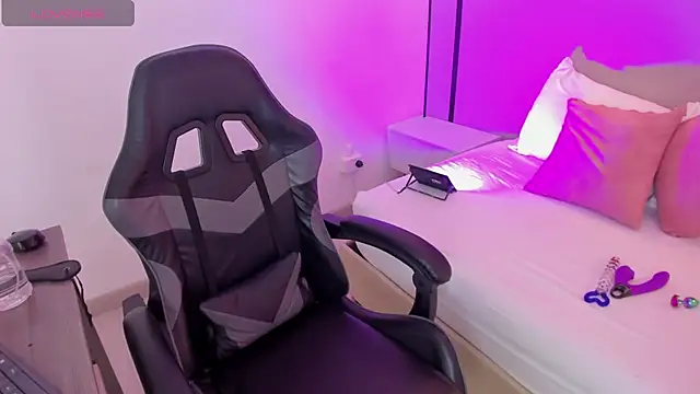 Živý XXX chat astrid_ferrani