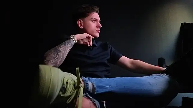 دردشة FelixStarkk الجنسية المباشرة