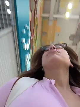 XXX chat uživo modela Jucie_Boom