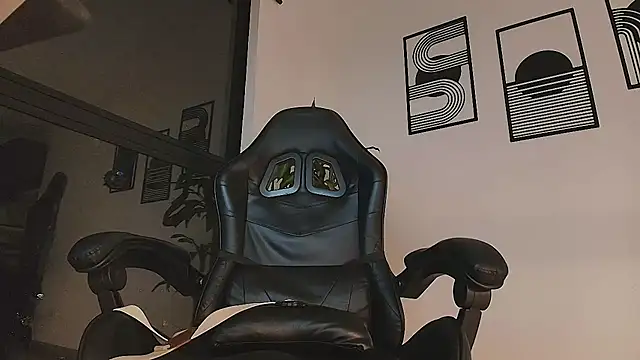 ALPHA_DOMINUS_ live XXX chat