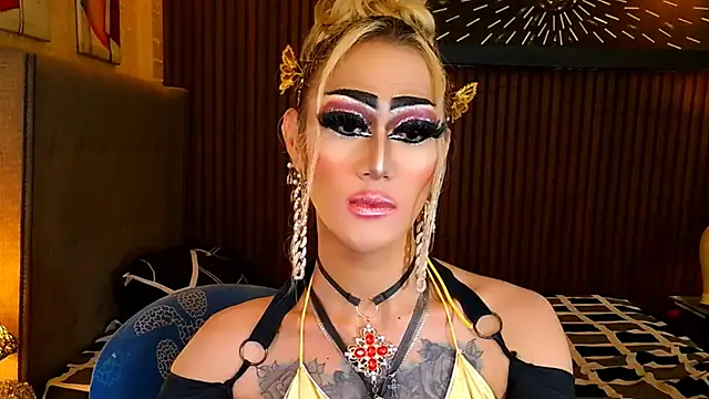 HorseCockDivine's Live XXX Chat