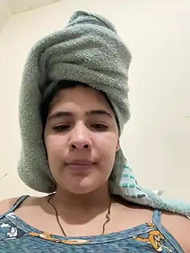 diosa_sofia19 Adlı Modelin Canlı XXX Sohbeti