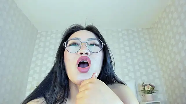 Czat XXX na żywo – NatsumiHun