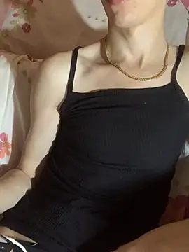 Chat +18 de MiroKari2 ao vivo