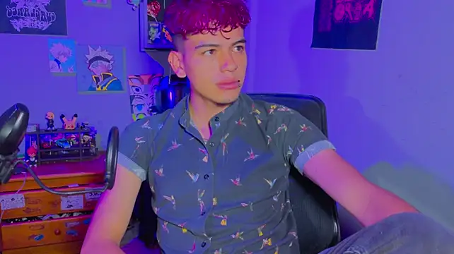 Chat +18 de MikeyKuro ao vivo