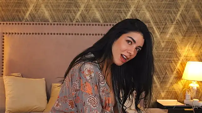 ChiaraWillow Chat XXX in diretta