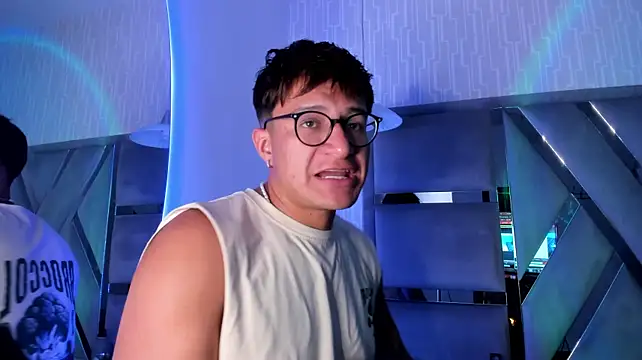 Chat XXX ao vivo de Hassbyd