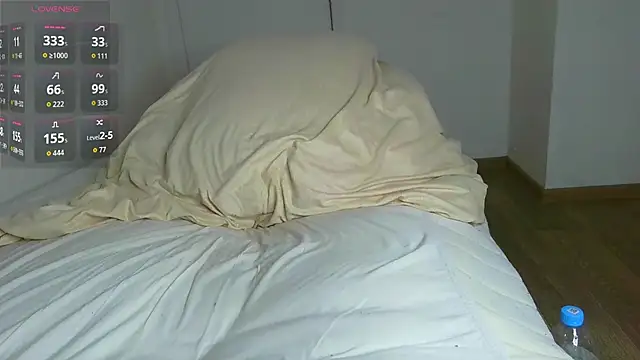 AlexNovakk 即時 XXX 聊天