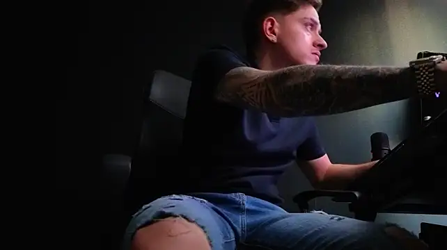 FelixStarkk লাইভ XXX চ্যাট
