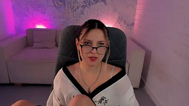Chatroom XXX en direct de LeslieBloom