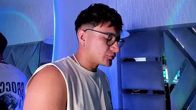 Chat +18 de Hassbyd ao vivo