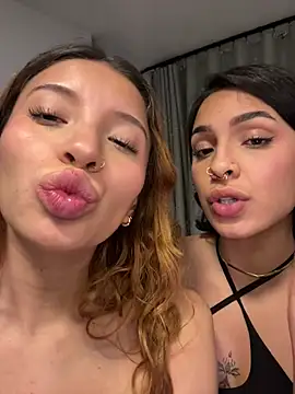 LucyRivera XXX чат на живо