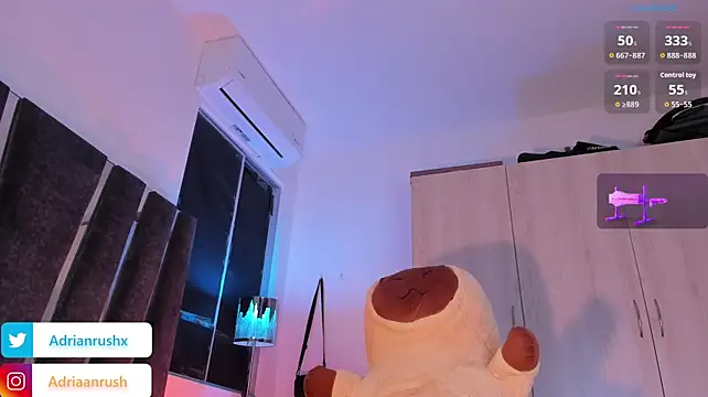 Онлайн чат XXX AdrianRushx