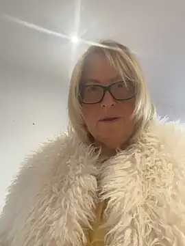 Chat XXX en directo de MoistCurveyChanel