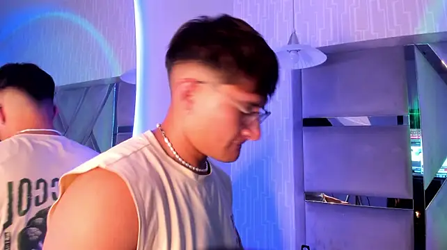 צ'אט XXX בשידור חי של Hassbyd