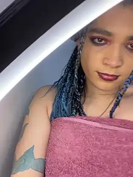 Chat XXX en directo de MaeveKuro