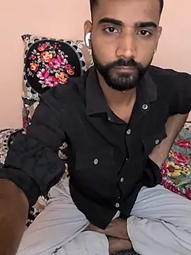 צ'אט XXX בשידור חי של bisexual_yhh