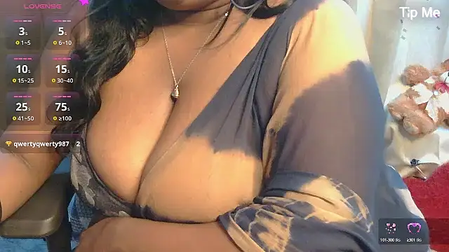 punemodel's Live XXX Chat