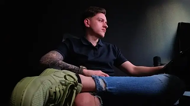FelixStarkk Adlı Modelin Canlı XXX Sohbeti